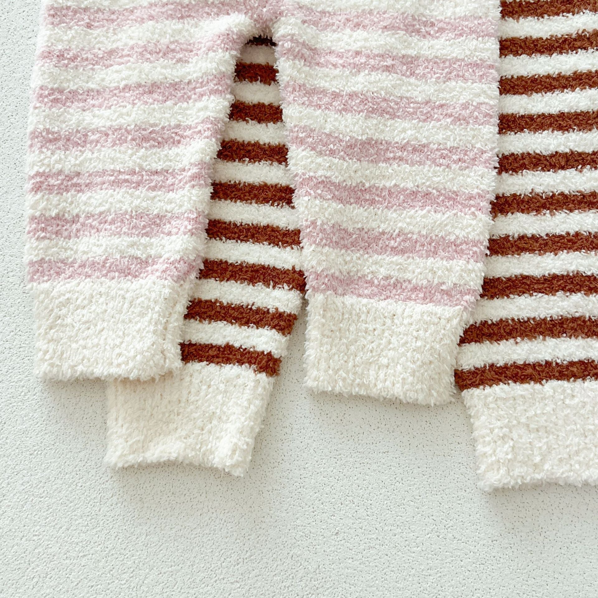 Sweet and Versatile Two-Piece Set: Round Neck Fleece Top and Pants for